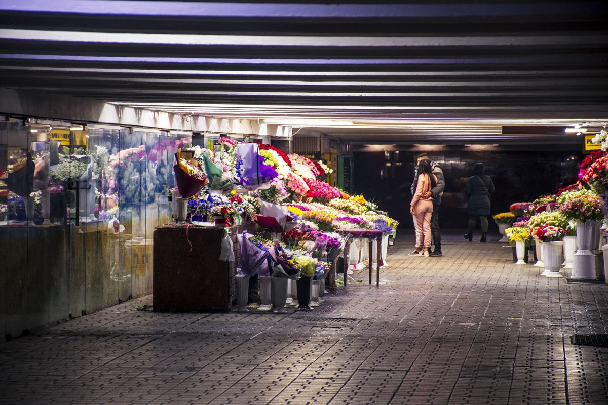 Кто сказал, что цветы для любимой - только 8 марта? Кто сказал, что цветы для любимой - только 8 марта?