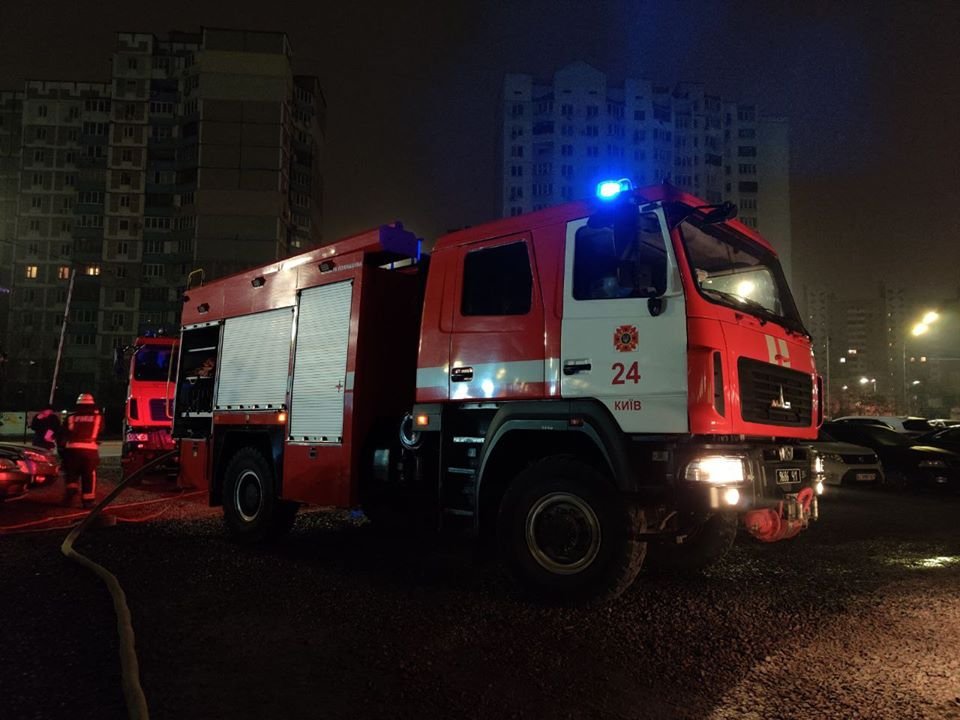 В понедельник, 9 марта, в Дарницком районе Киева на Позняках произошел пожар