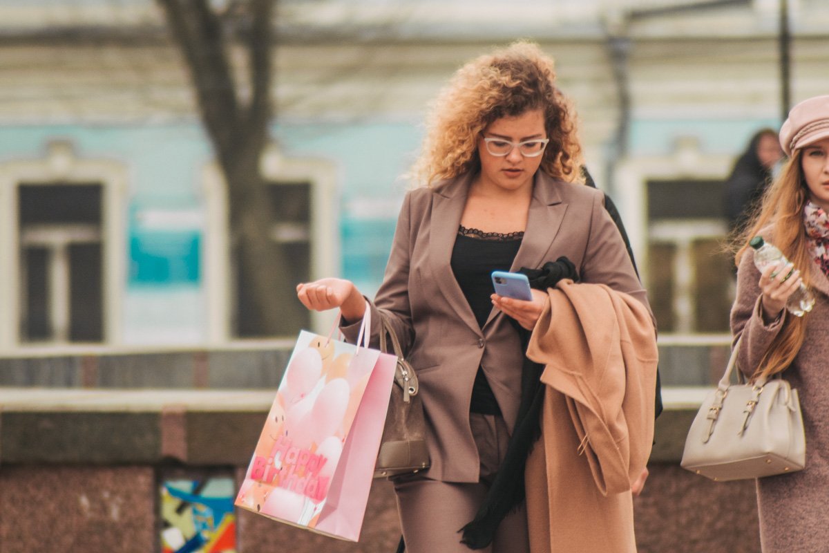 Спешим по будничным делам Спешим по будничным делам