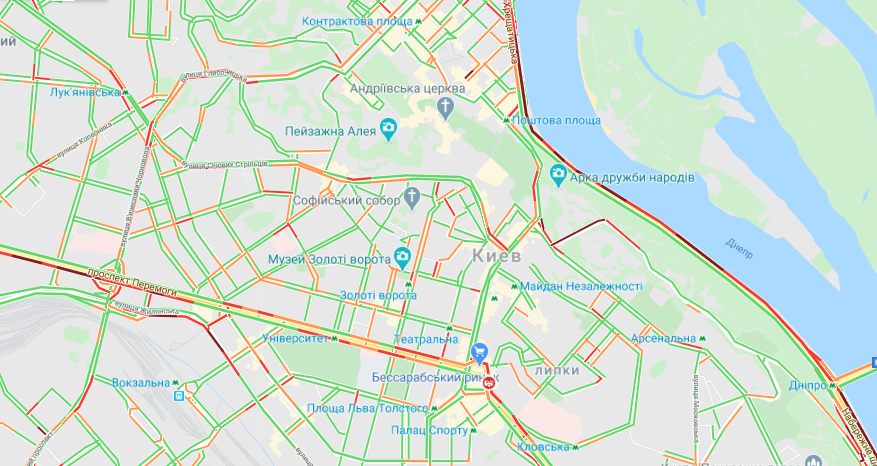 Набережные в столице по утрам - также не самое комфортное для водителей место Набережные в столице по утрам - также не самое комфортное для водителей место