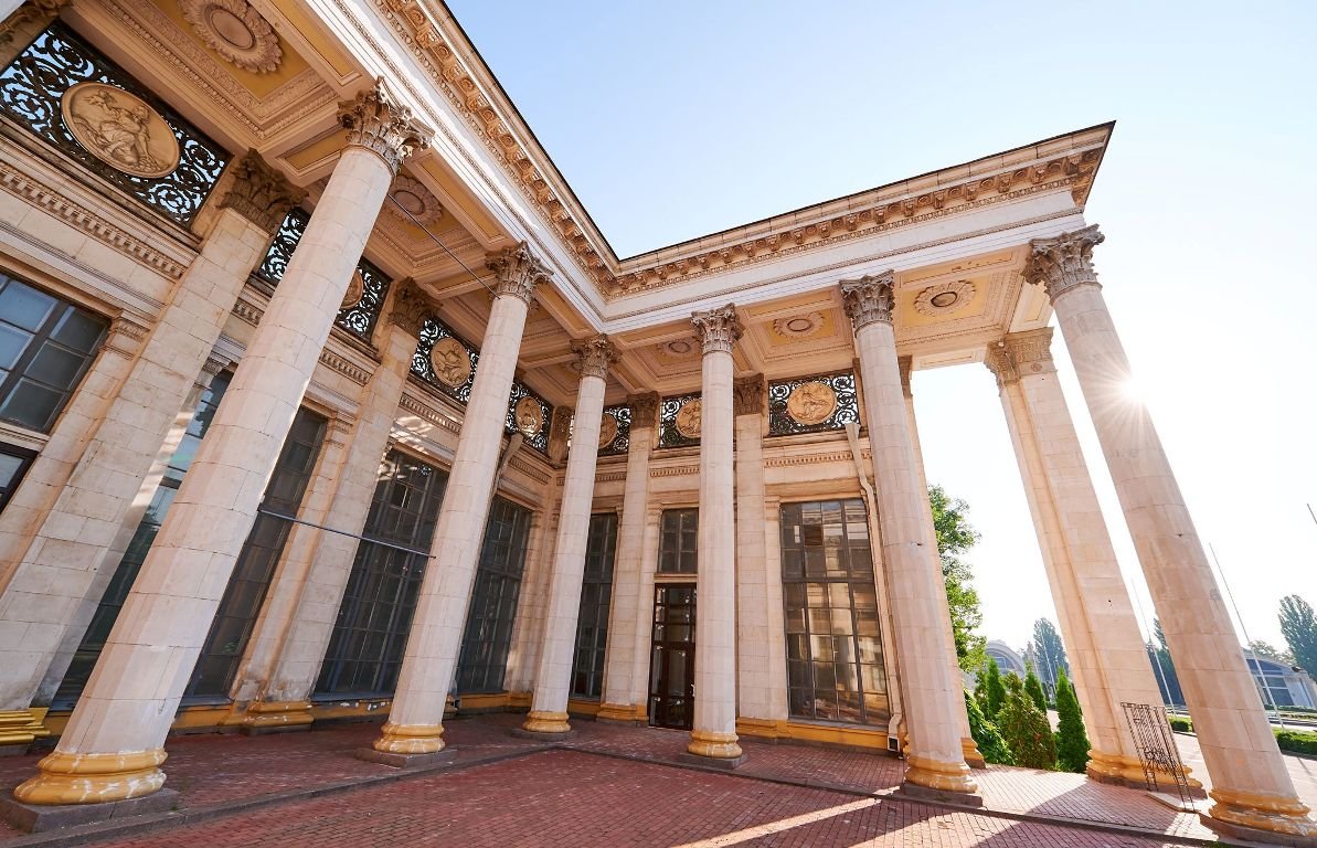 Каждый павильон ВДНГ уникален