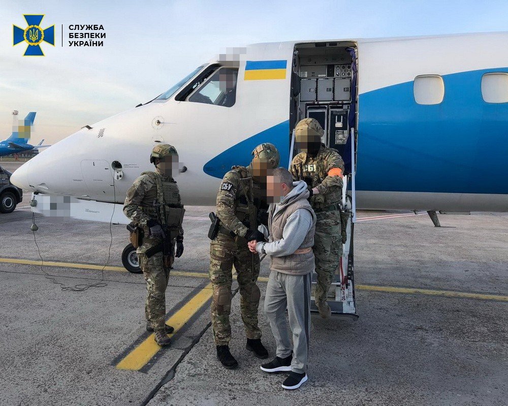 В Украину прибыл подозреваемый в убийстве Катерины Гандзюк - его экстрадировали из Болгарии