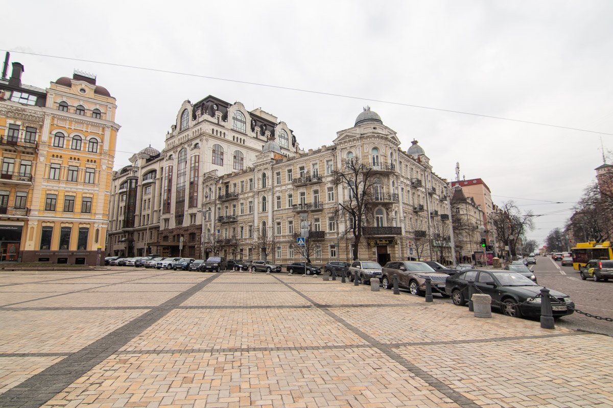 А вот автолюбителей меньше не стало 