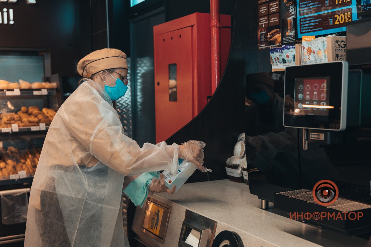 Супермаркеты обеспечены антисептическими средствами Супермаркеты обеспечены антисептическими средствами