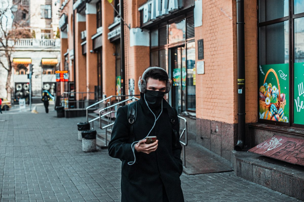 Защита от всех болячек и лишнего контакта с людьми Защита от всех болячек и лишнего контакта с людьми