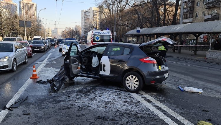 ДТП произошло в четверг, 26 марта, около 6:20 утра на Воздухофлотском проспекте