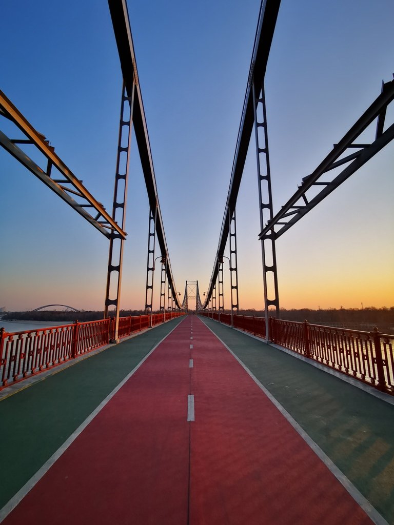 Чтобы окрасить все ласковым розовым 