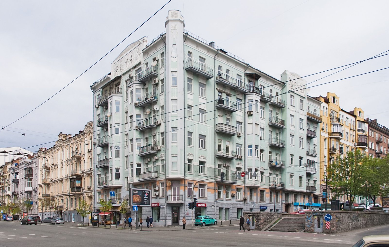 Киевский офис студии находится в дореволюционном доме № 26/26 на углу улиц Саксаганского и Антоновича Киевский офис студии находится в дореволюционном доме № 26/26 на углу улиц Саксаганского и Антоновича