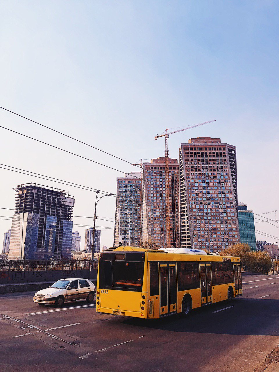 Киев живет Киев живет