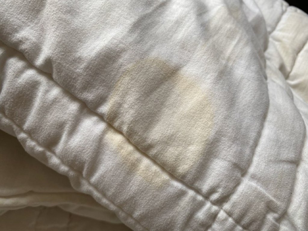 Подушки в пятнах Подушки в пятнах