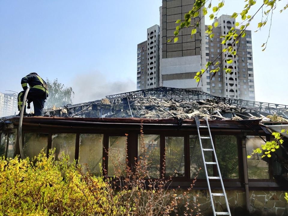 О пожаре сообщил охранник