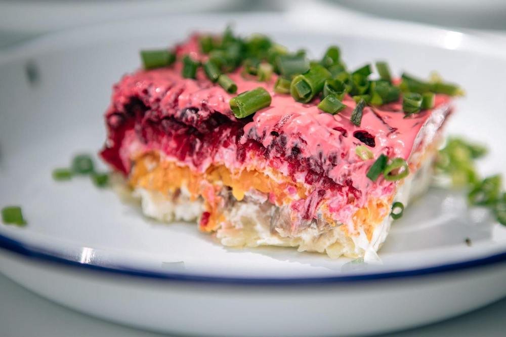 Селёдка, форшмак и рыбный завтрак: в Киеве "Селёдочная" от "Черноморки" запустила доставку 1