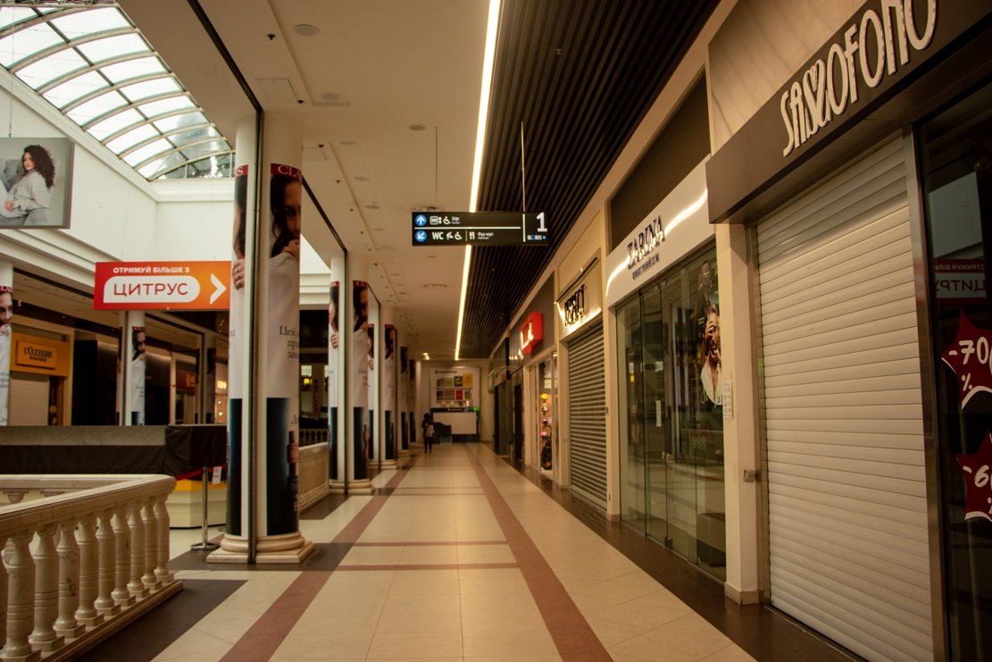 В "Глобус" можно зайти, и пройти вдоль к Billa В "Глобус" можно зайти, и пройти вдоль к Billa