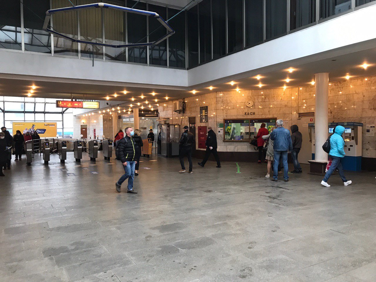 Небольшая очередь на кассе