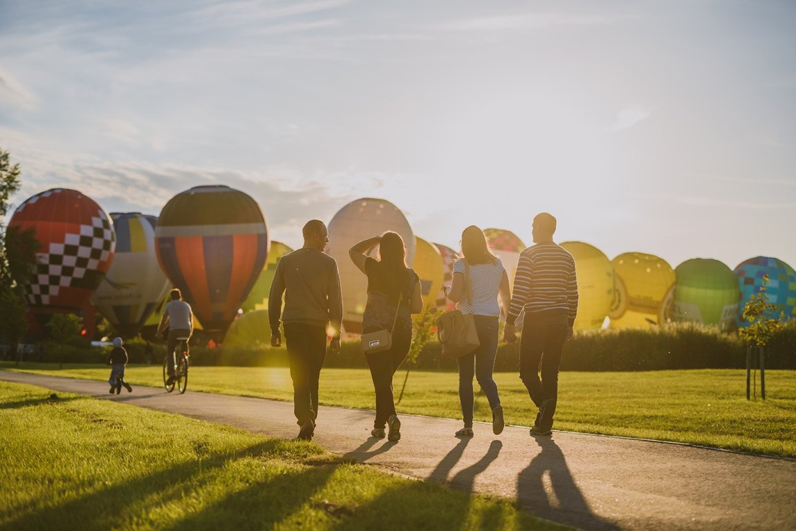 Под Киевом пройдет фестиваль воздушных шаров: где сделать фотографии с цветными гигантами в небе 1