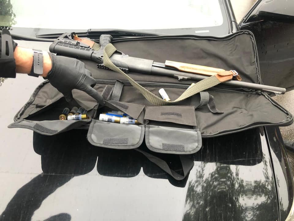 Полиция задержала 10 человек