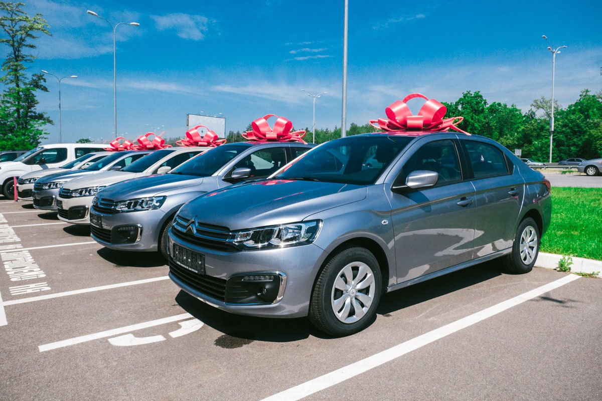 В этот же день все победители уехали домой на новых автомобилях