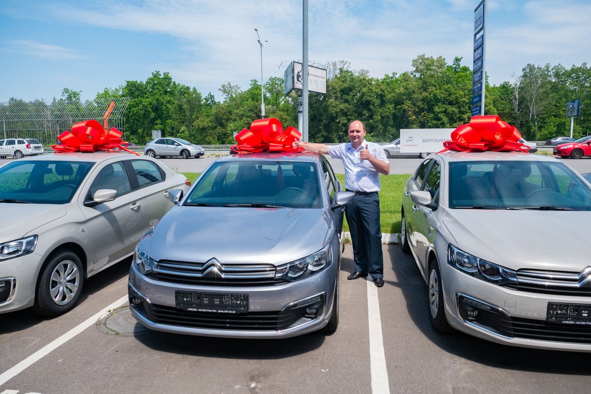 И пожелал чаще проводить акции, пусть не такие масштабные, потому что людям не хватает оптимизма