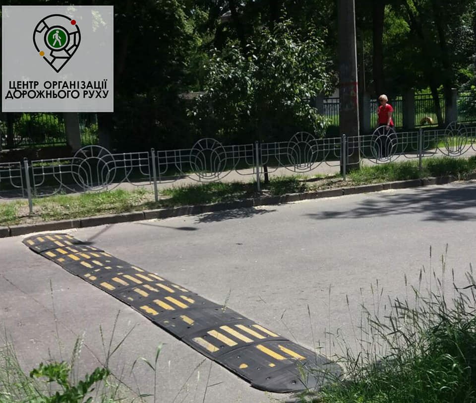 Это нужно для повышения безопасности на нерегулируемых пешеходных переходах