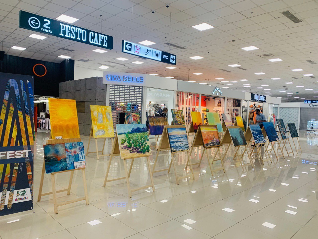 Выставка бесплатная, достаточно просто зайти в ТРЦ, но с соблюдением всех карантинных правил