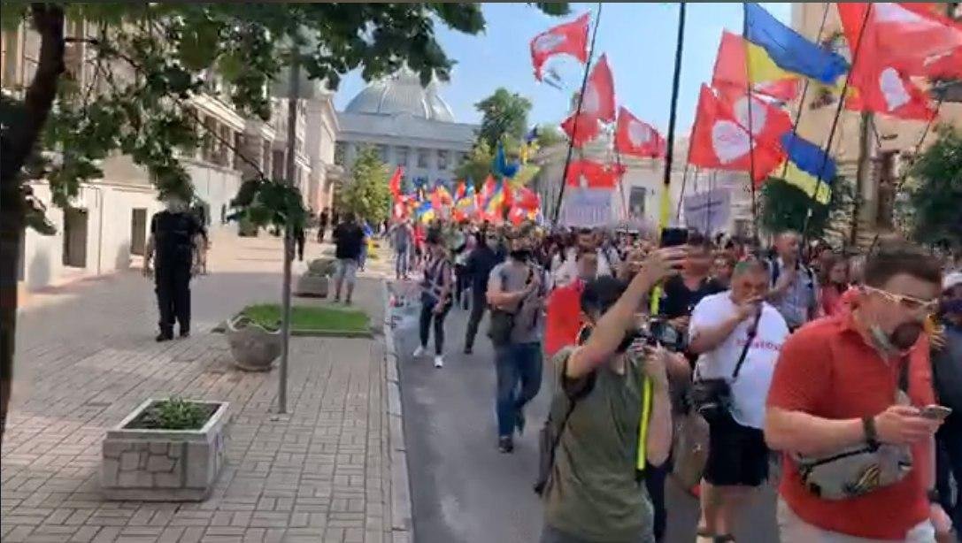 В Киеве журналисты вышли на акцию за свои права: что происходит под Офисом Президента 12