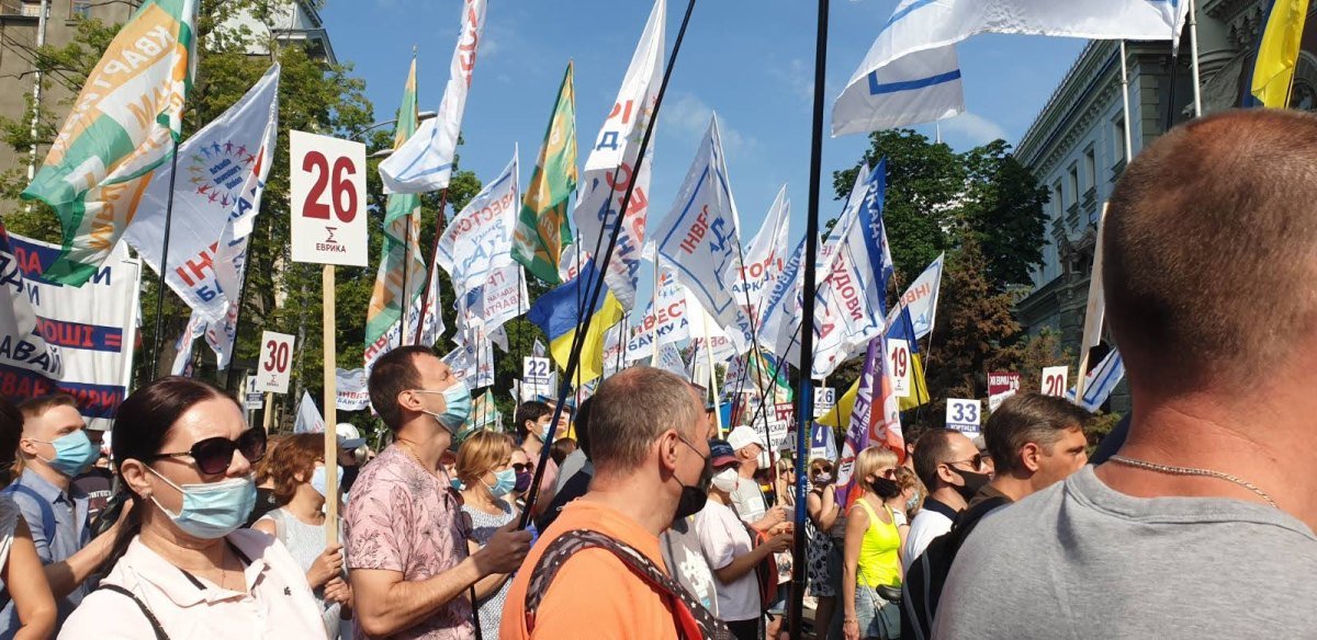 У каждого табличка с номером дома