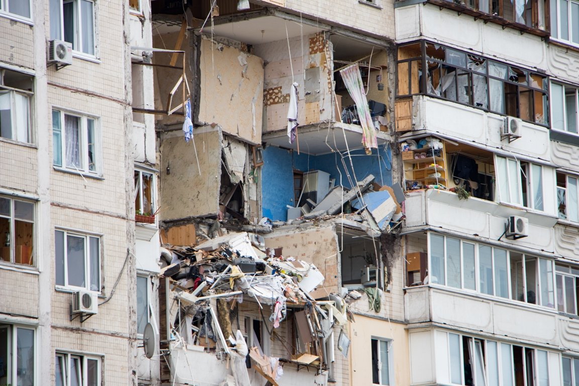 Фото сняли уже с земли со стороны улицы Григоренко