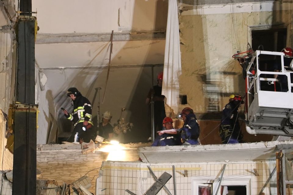 Из-за угрозы обвала, которая все еще существует