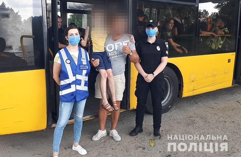 В Киеве 150 полицейских искали ребенка, который потерял ключи от квартиры и боялся возвращаться домой 1