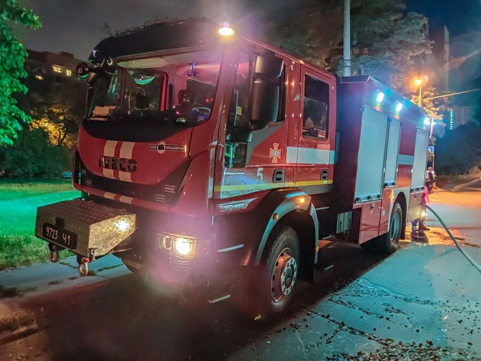 На место сразу выехали спасатели