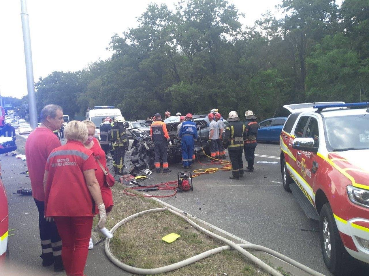 ДТП с четырьмя погибшими на трассе под Киевом: видео момента и что известно о виновнике 1
