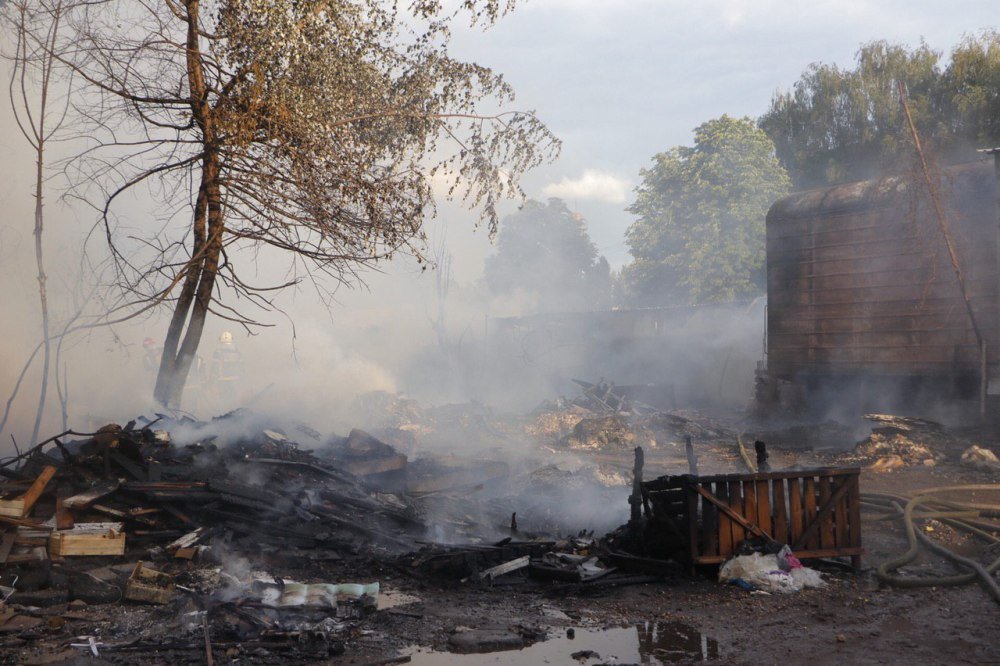 Масштабный пожар на складах в Киеве: новые подробности 14