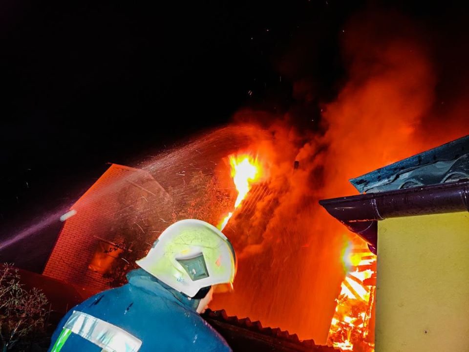 В Киеве возле Парка Партизанской Славы горели постройки в частном секторе 1