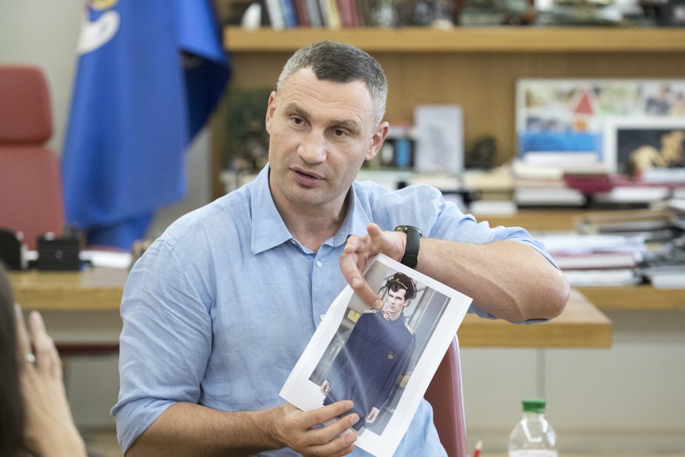 Коммунальщиков Киева будут одевать украинские дизайнеры 3