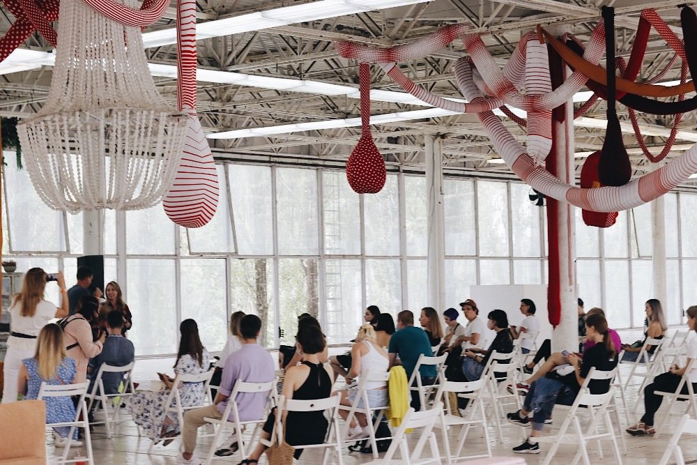 Возвращение Куража: ищи себя на фото карантинной дневной вечеринки 1