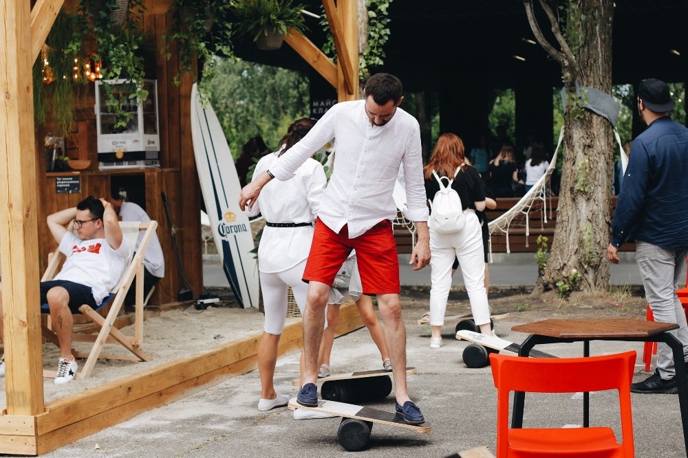 Возвращение Куража: ищи себя на фото карантинной дневной вечеринки 5