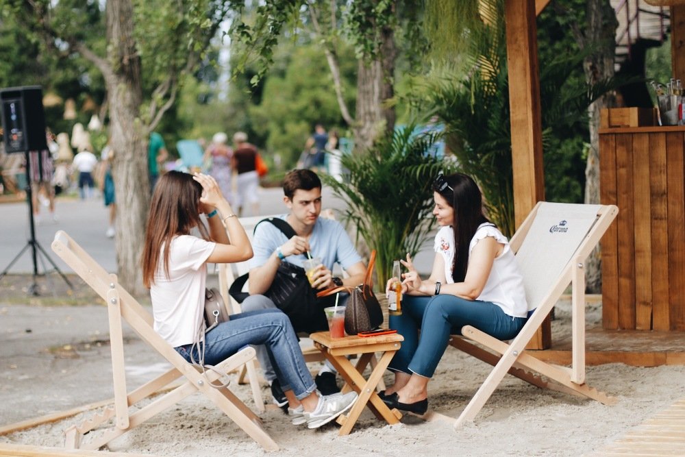 Возвращение Куража: ищи себя на фото карантинной дневной вечеринки 13