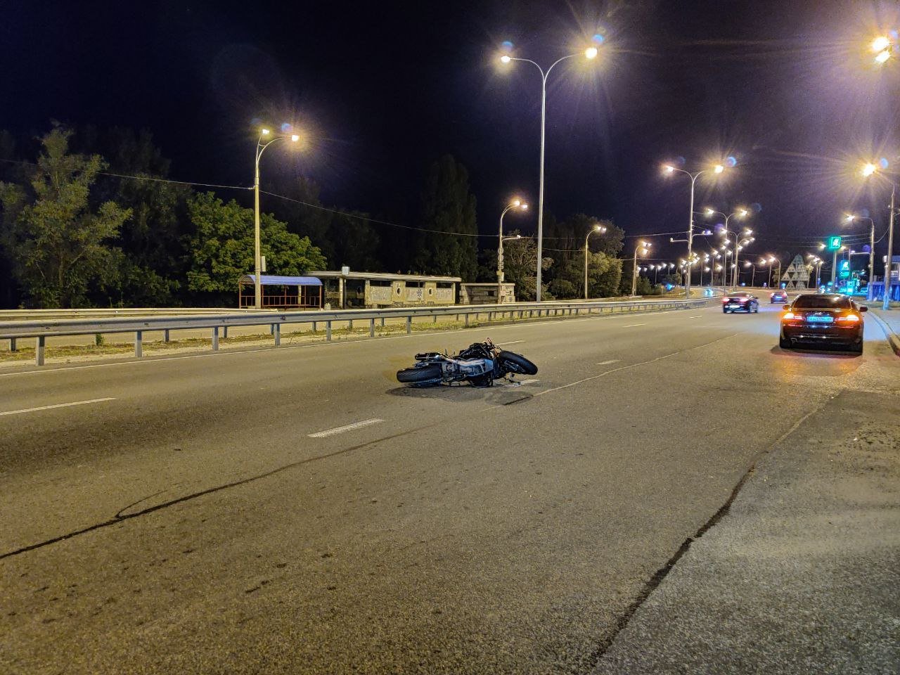 В Киеве на Богатырской произошло смертельное мото ДТП: мужчину разорвало на части 2