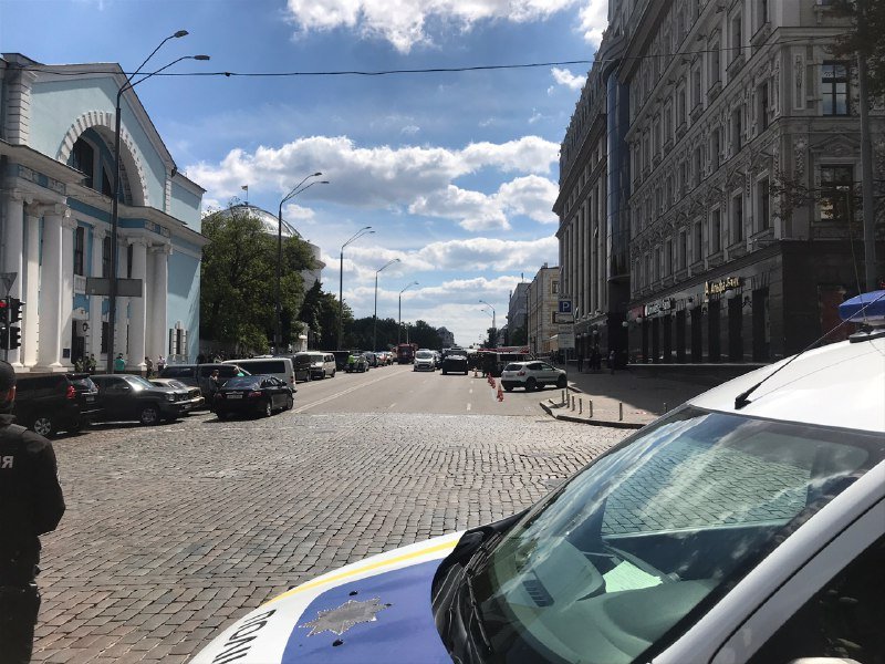 В Киеве в БЦ Леонардо захватили людей в заложники, террорист угрожает взрывом 5