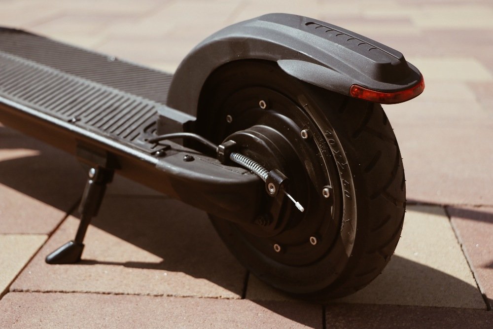 В приложении также есть инструкции по безопасному использованию электросамоката