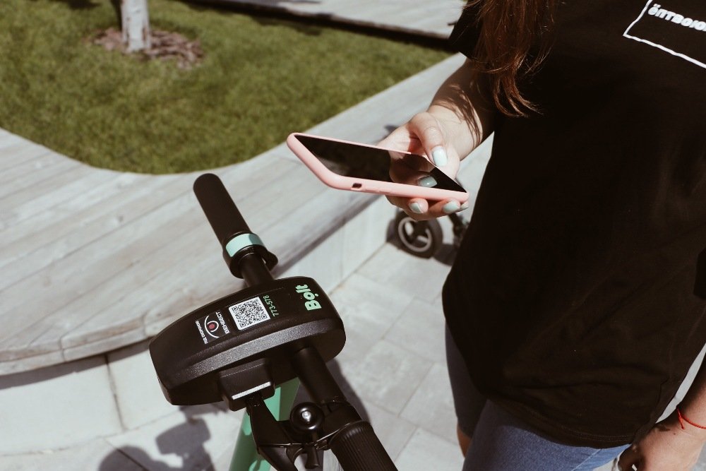 Чтобы разблокировать двухколесного, нужно в приложении отсканировать QR-код