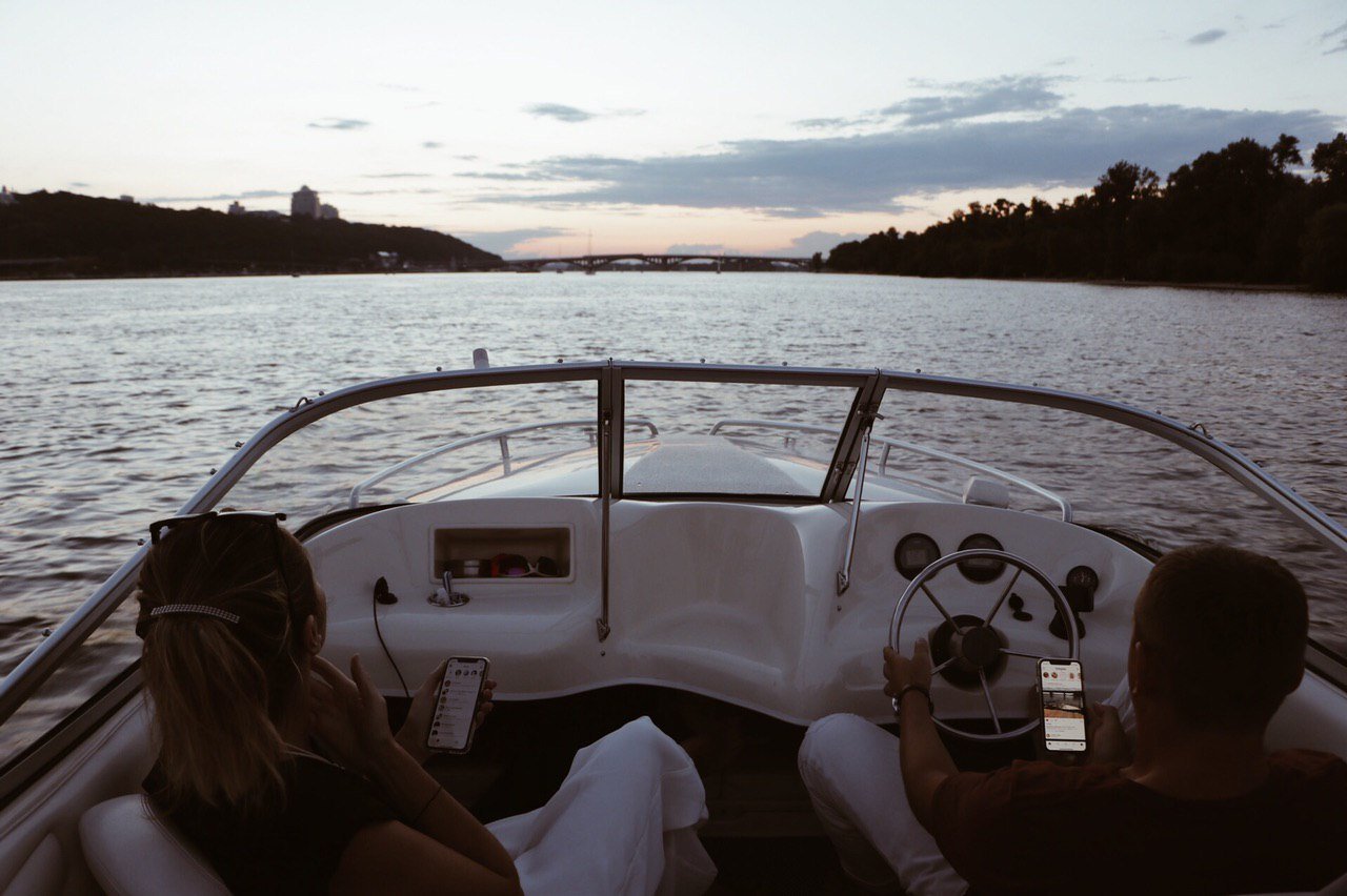 Как выглядит закат над Киевом, который можно увидеть с вод Днепра: особый взгляд на любимый город 15