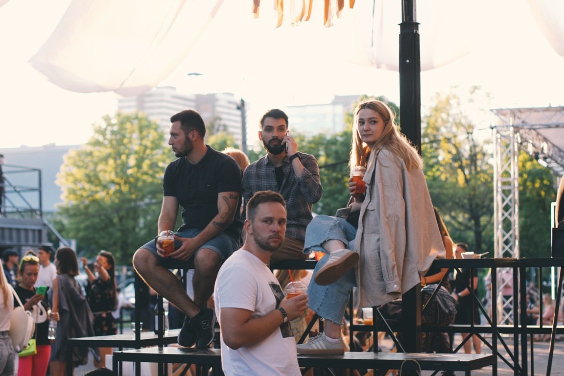 Как прошла дневная вечеринка-барахолка Кураж NOT ONLY JAZZ: ищи себя на фото 5