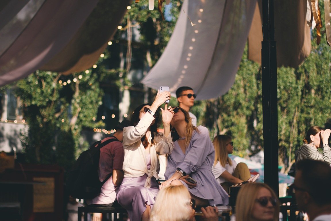 Как прошла дневная вечеринка-барахолка Кураж NOT ONLY JAZZ: ищи себя на фото 20