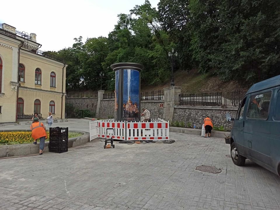 В центре Киева появились новые автоматизированные туалеты: где и сколько стоит 3