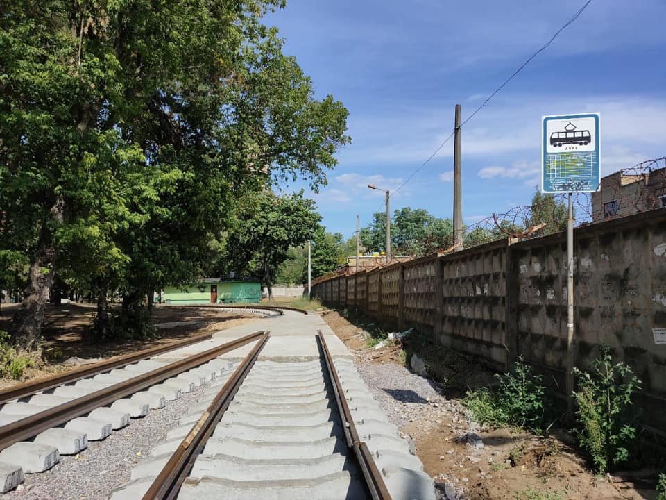 В Киеве на ДВРЗ устанавливают бесшумные колеи для трамваев 4