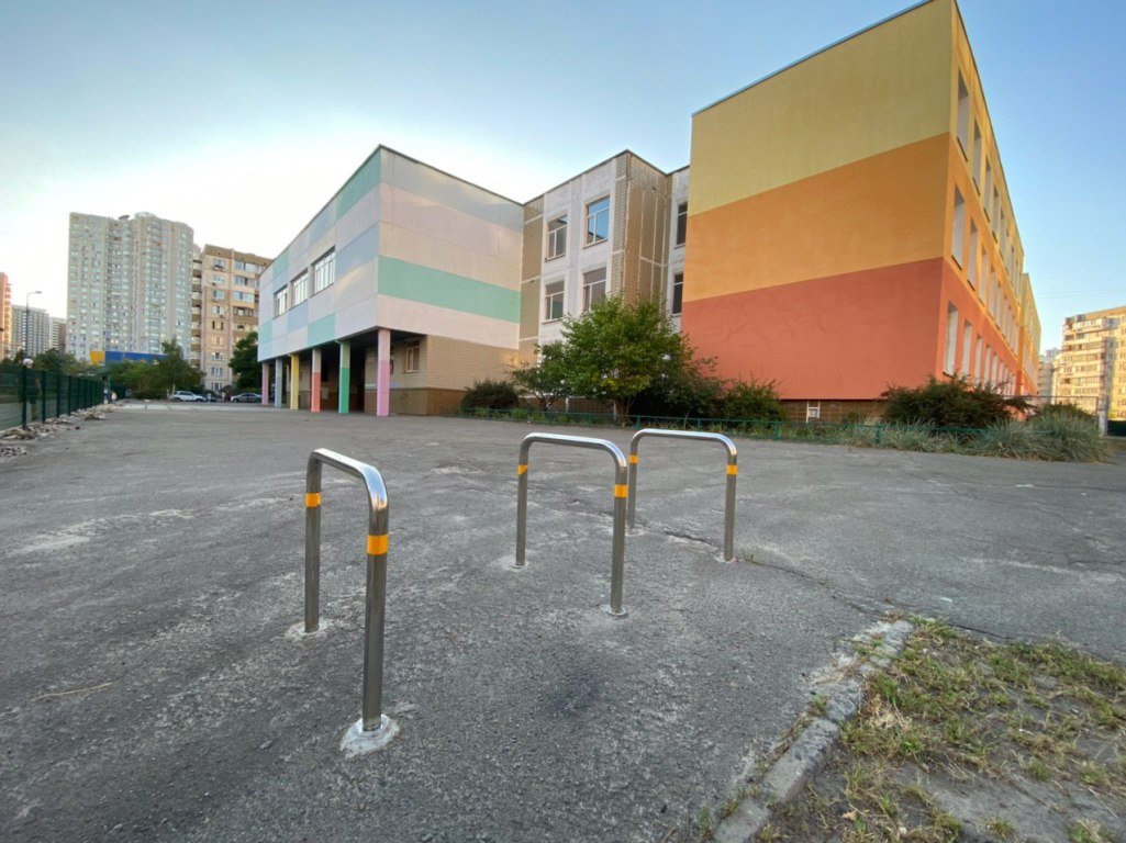 В Киеве к 1 сентября у столичных школ установят почти полтысячи велопарковок 1