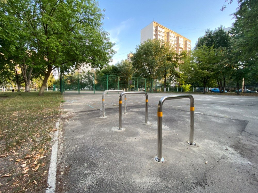 В Киеве к 1 сентября у столичных школ установят почти полтысячи велопарковок 3