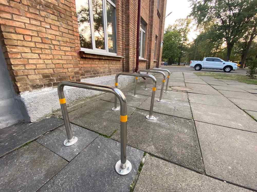 В Киеве к 1 сентября у столичных школ установят почти полтысячи велопарковок 4