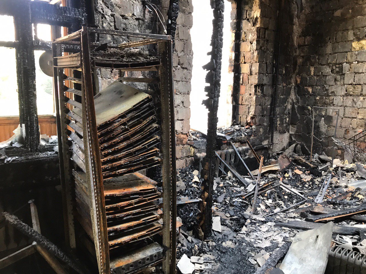 Как сейчас выглядит сгоревший дом на Большой Васильковской в Киеве: видео с крыши 2